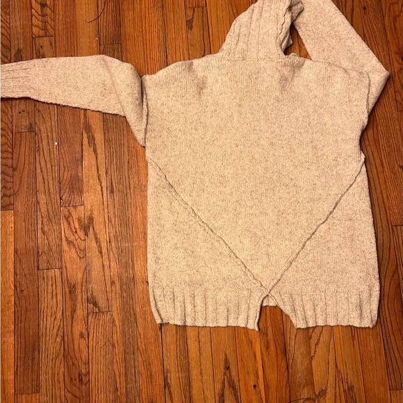 Michael Kors Turtleneck Sweater (M) - Picture 7 of 9